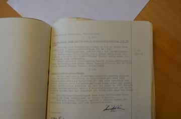 16 december 1957, sida 16